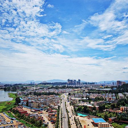 Howard Johnson Flower City Hotel Kunming Exterior foto