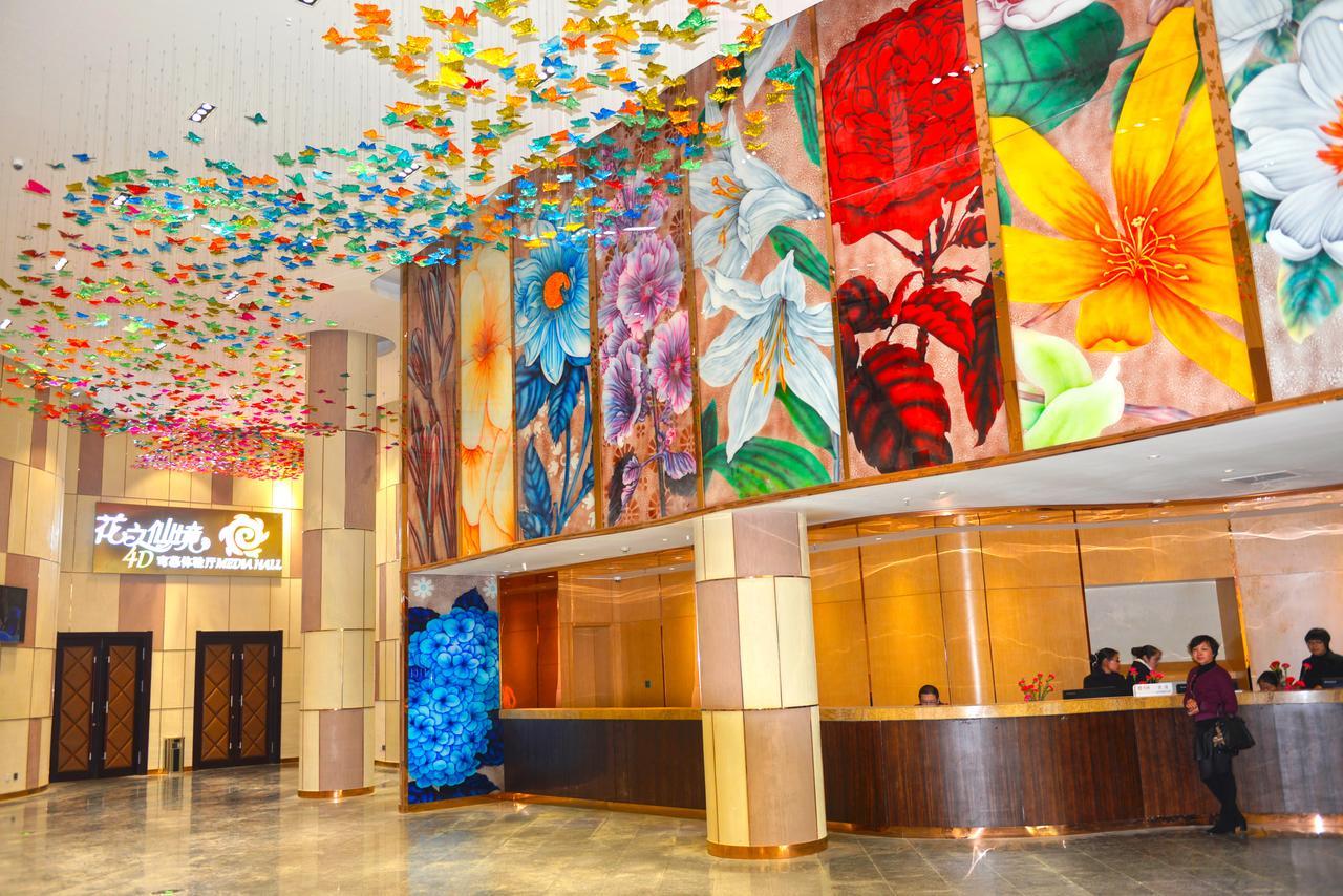 Howard Johnson Flower City Hotel Kunming Exterior foto