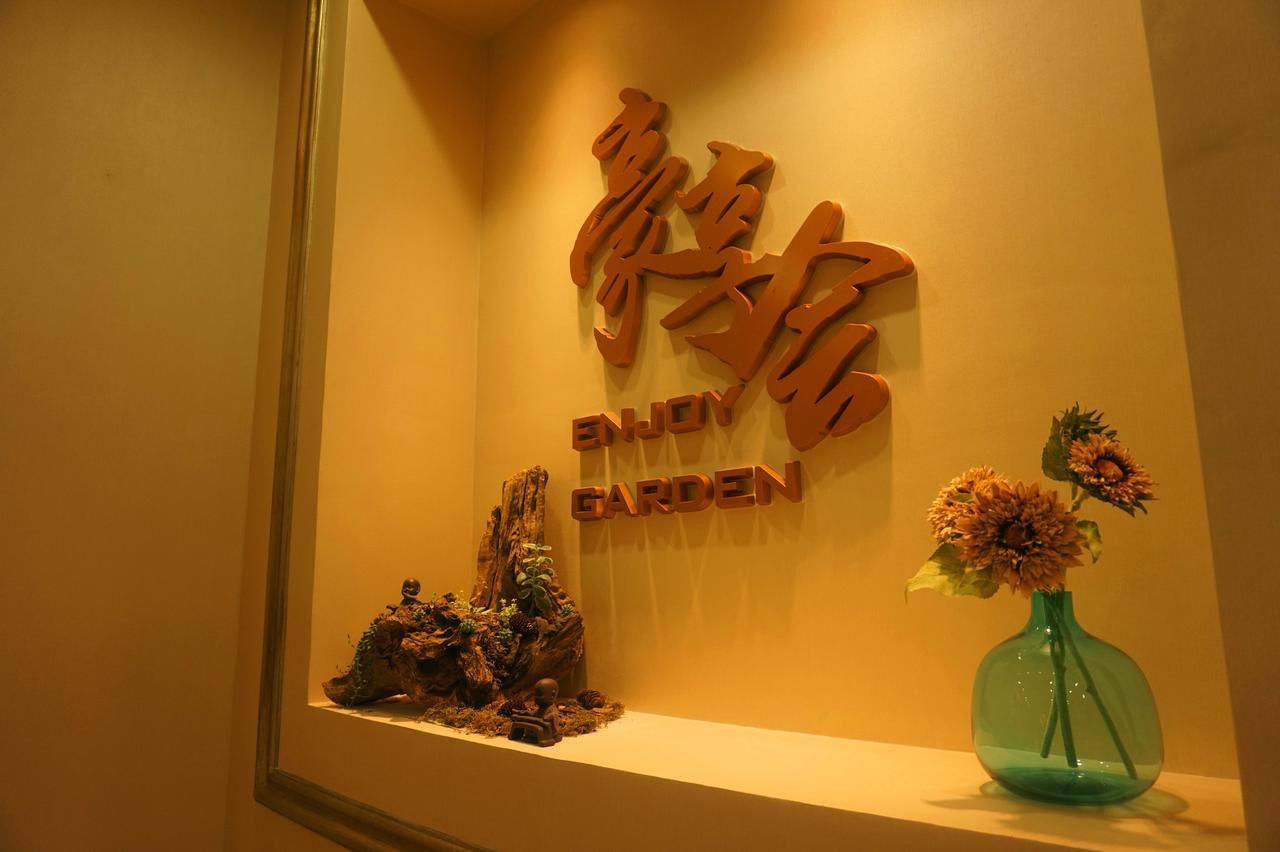 Howard Johnson Flower City Hotel Kunming Exterior foto