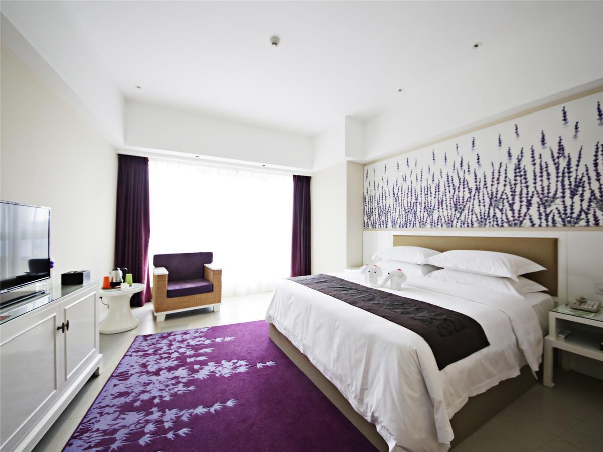 Howard Johnson Flower City Hotel Kunming Exterior foto