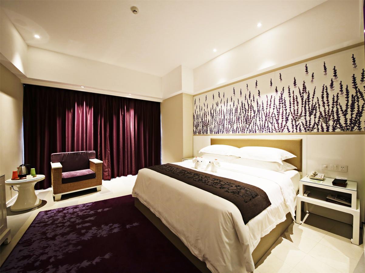Howard Johnson Flower City Hotel Kunming Exterior foto